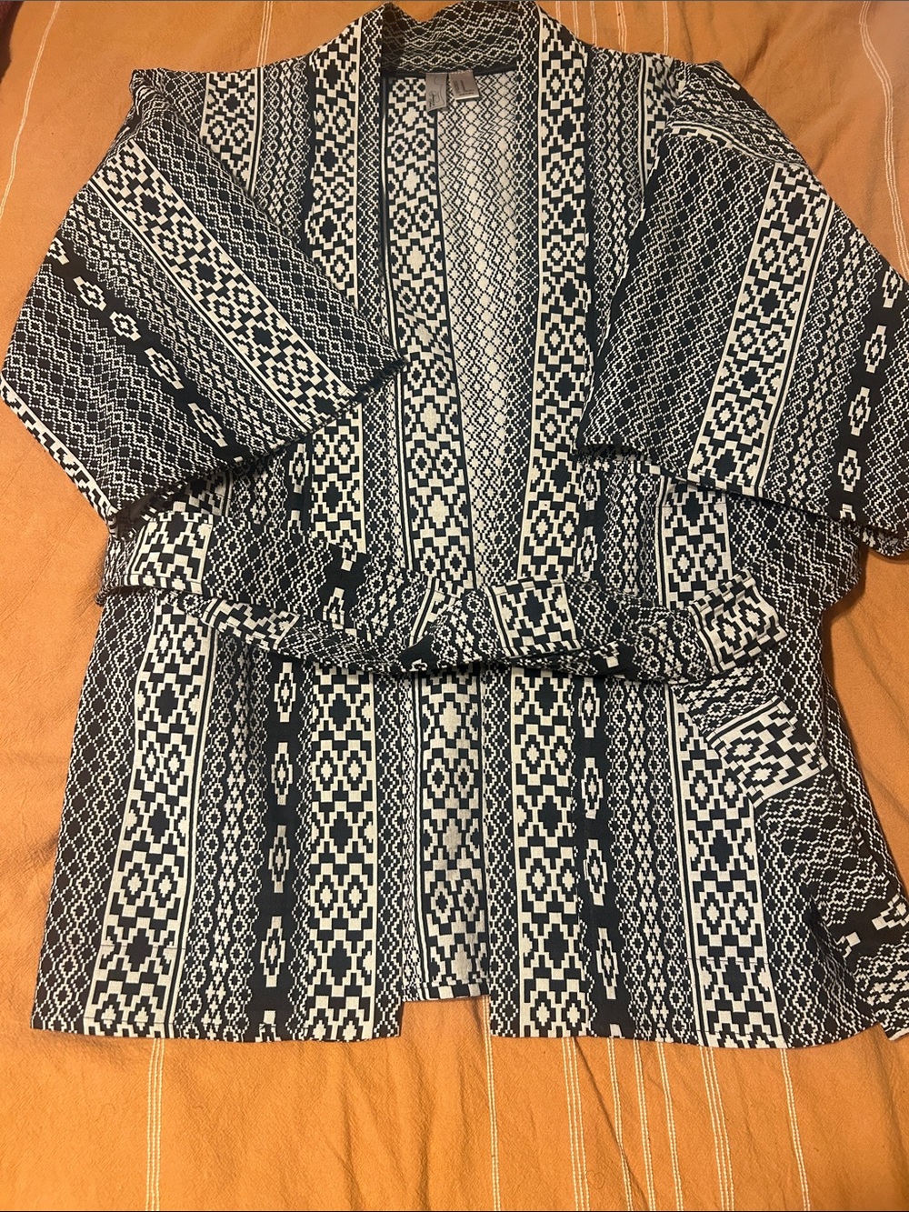 Forever 21 Black and White Geometric Open Cardigan Tunic